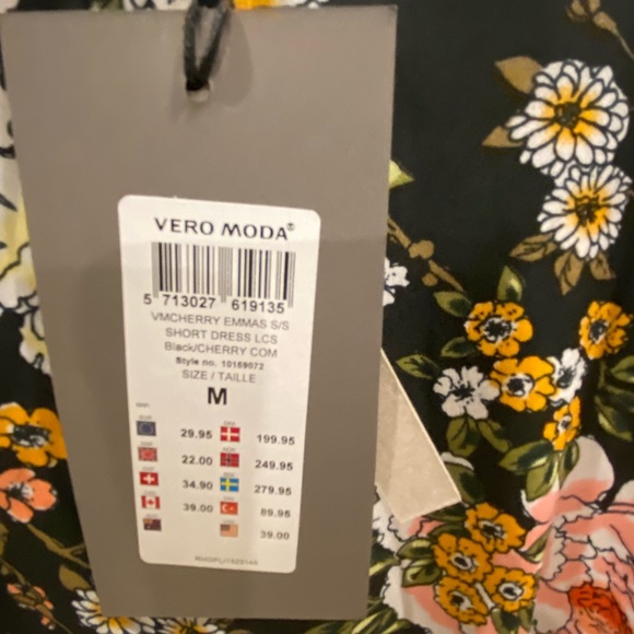 NWT Vero Moda Mini Floral Dress - Picture 4 of 5